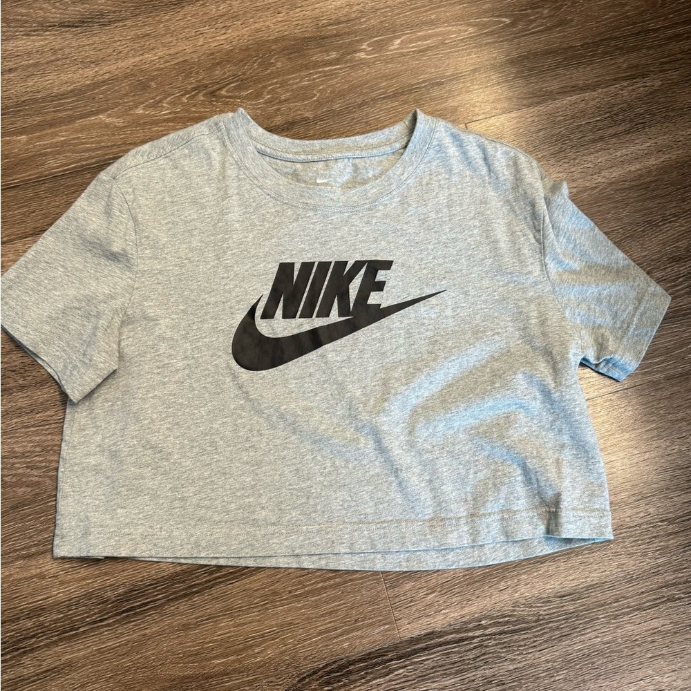 Nike crop top tee